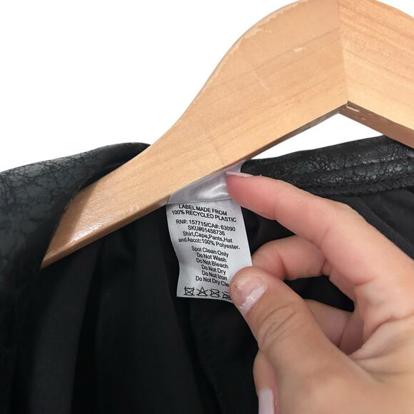 Spirit Halloween Vampire Costume Cape & Pants Sz M - Picture 4 of 11